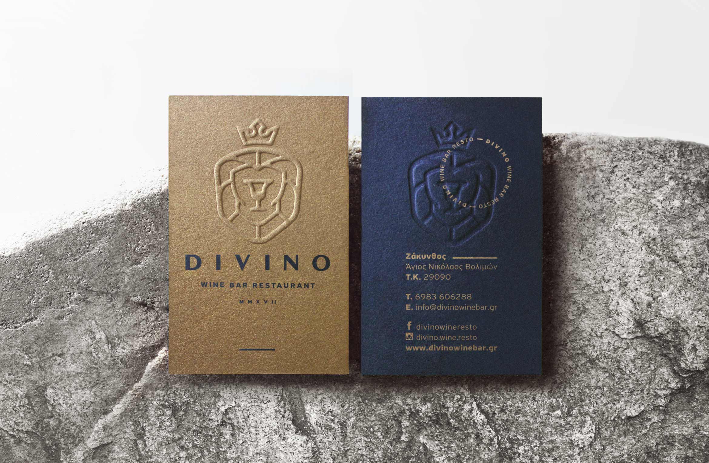 Divino business cards by Dot Creative Studio